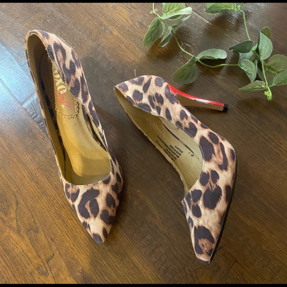 Leopard shoes